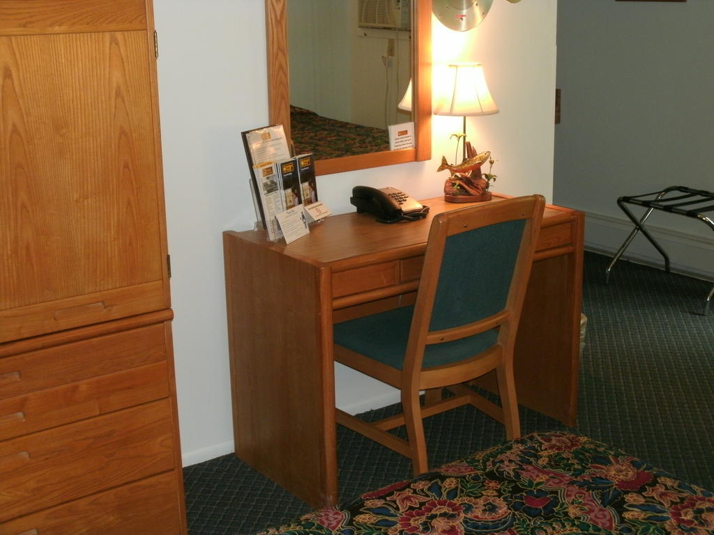 Budget Host Inn Ironwood Exterior photo