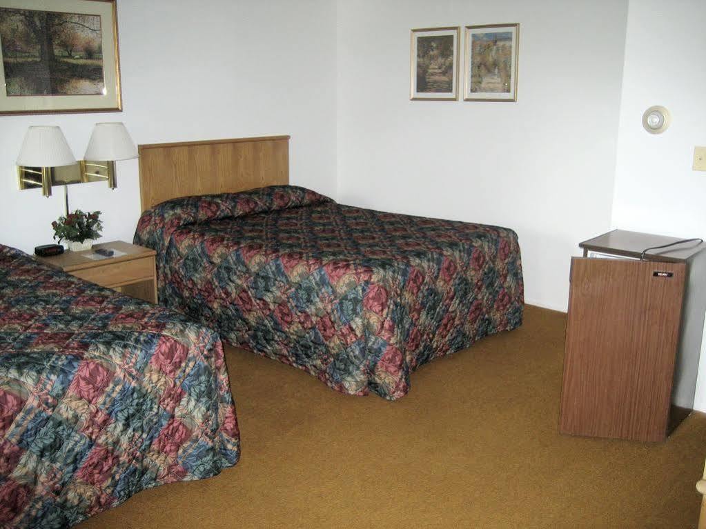 Budget Host Inn Ironwood Exterior photo