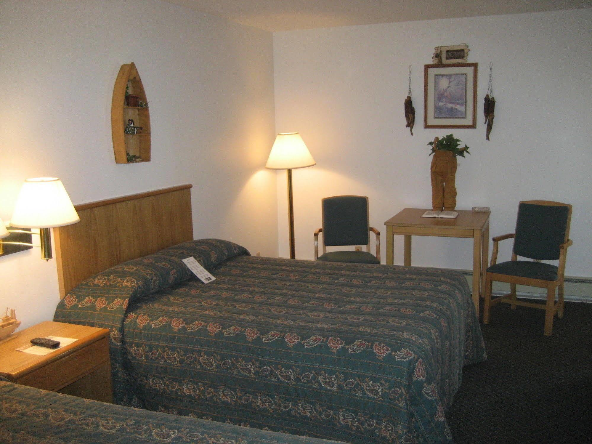 Budget Host Inn Ironwood Exterior photo